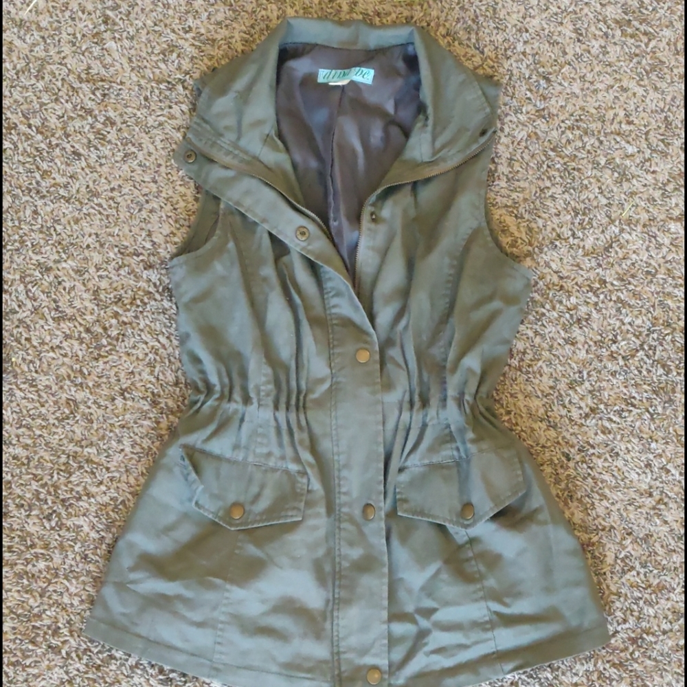 Green tunic vest